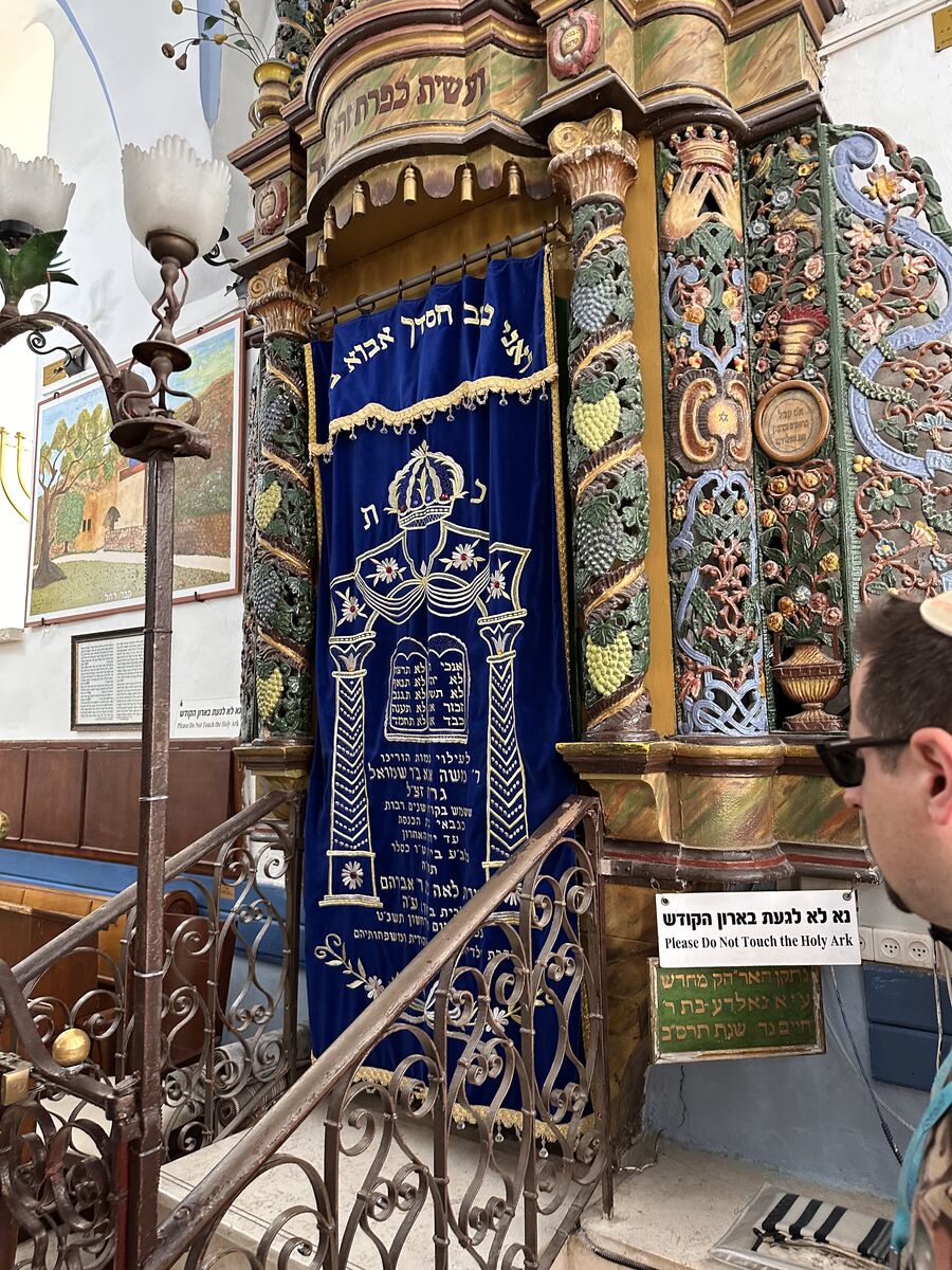Finding Your Place in the Circle: What Simchat Torah Can Teach Us About Jewish Belonging